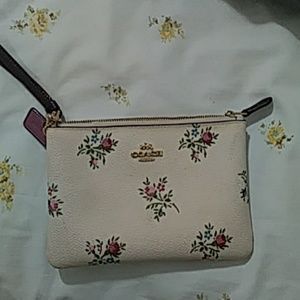coach wrist wallet